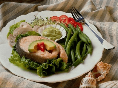 žuvis su daržovėmis įtraukta į dietą norint numesti svorio