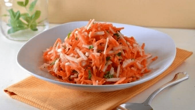 morkų ir obuolių salotos svorio netekimui