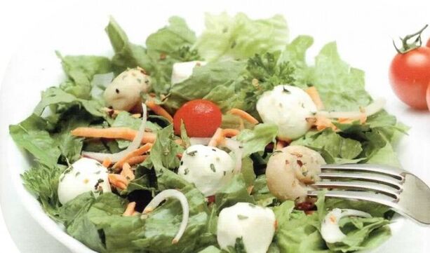 daržovių salotos gastritui