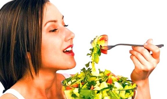 valgyti daržovių salotas svorio netekimui