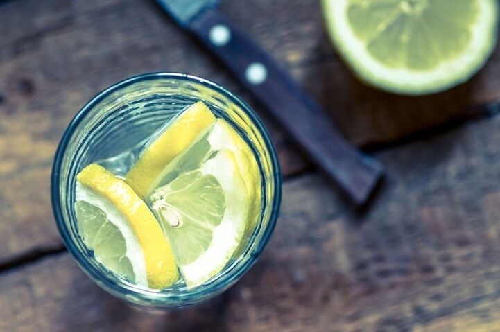 vanduo su citrina svorio netekimui